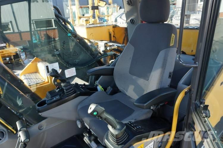 Volvo EC 250 E NL Beltegraver