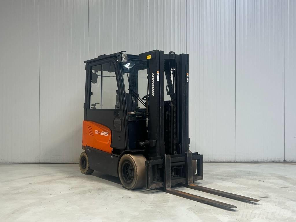 Doosan B25X-7 Elektriske trucker