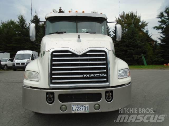 Mack CXU 613 Trekkvogner