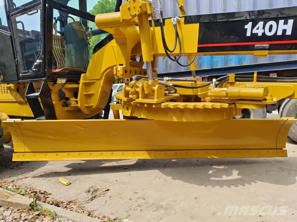 CAT 120 H Veihøvler