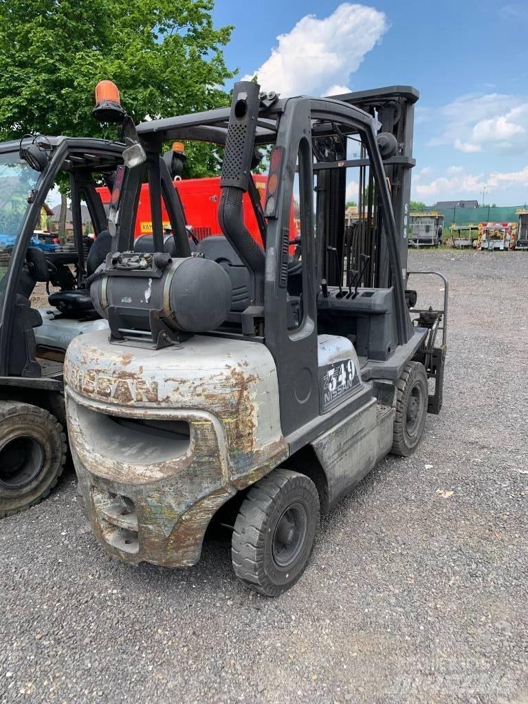 Nissan U1D2A25PQ Propan trucker
