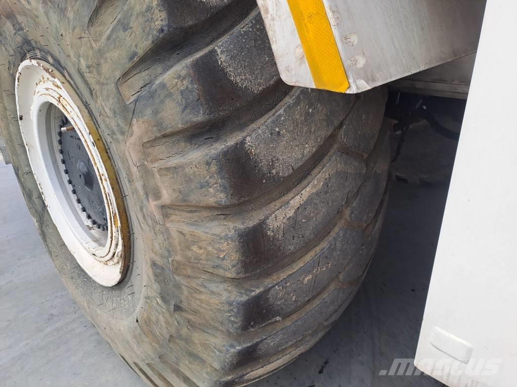 Grove RT890E Røff terreng kraner