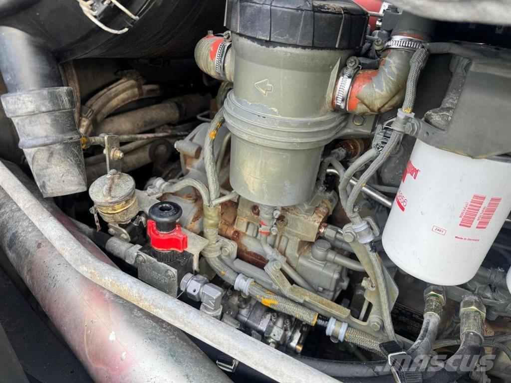 Sennebogen 818M Gravemaskiner for avfallshåndtering