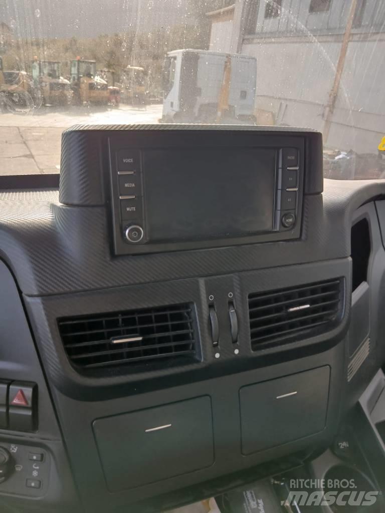 Iveco STRALIS 320S46 Flatvogn med vinsj