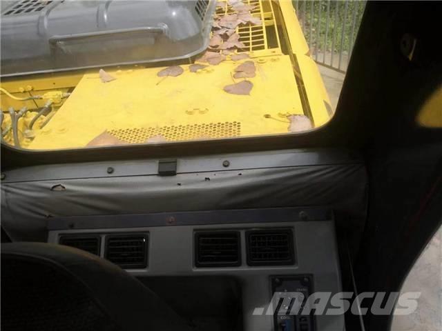 Komatsu pc200-6 Beltegraver