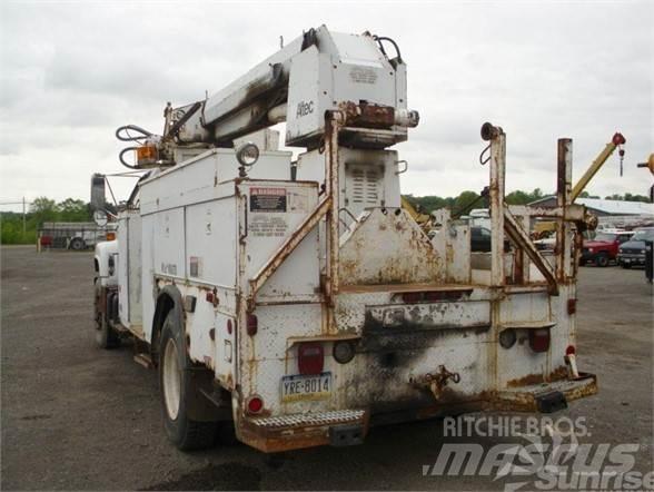 Altec D845B Bilmontert lift