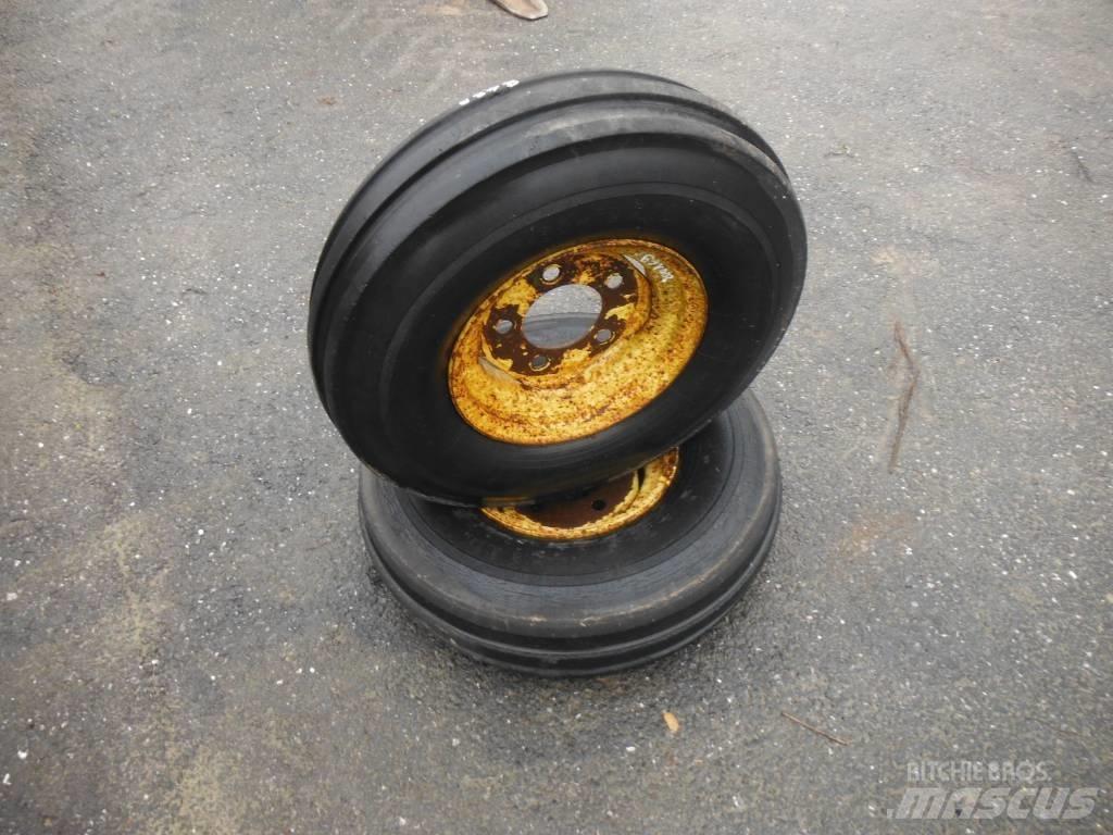 Dunlop 7.00X12 Dekk, hjul og felger