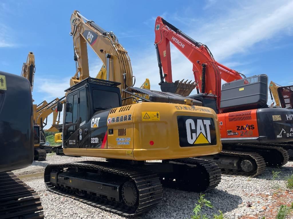 CAT 323D2 Beltegraver