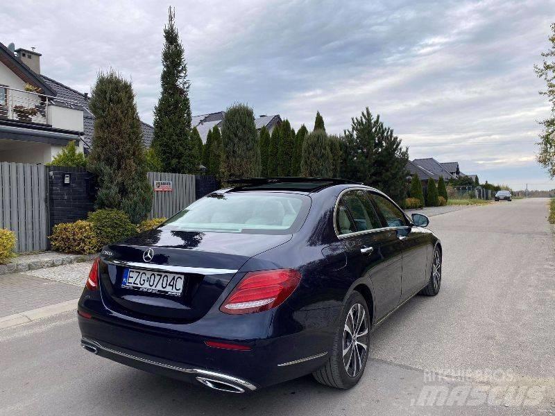 Mercedes-Benz E 300D Personbiler