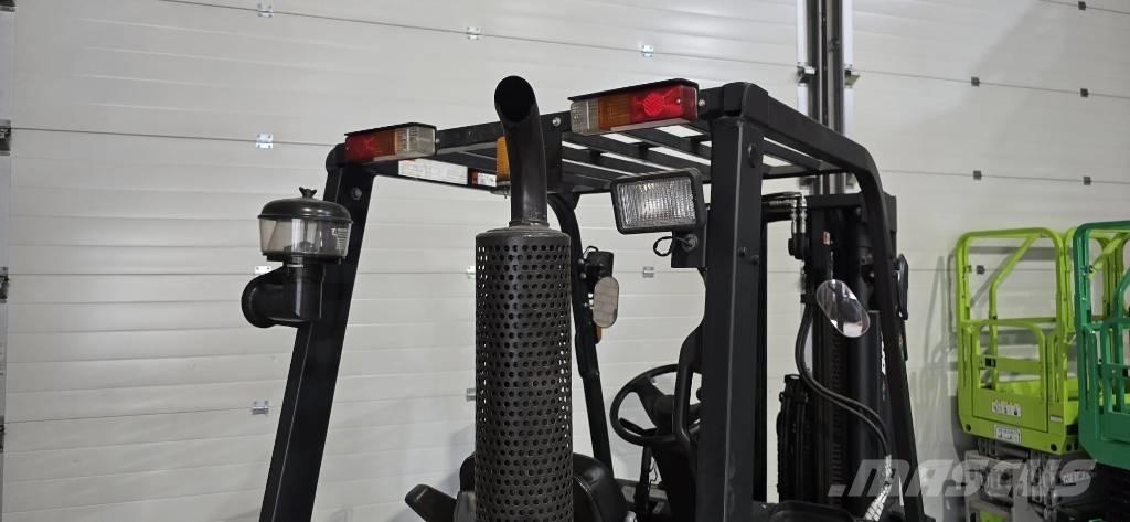 Doosan D 30 GP Diesel Trucker