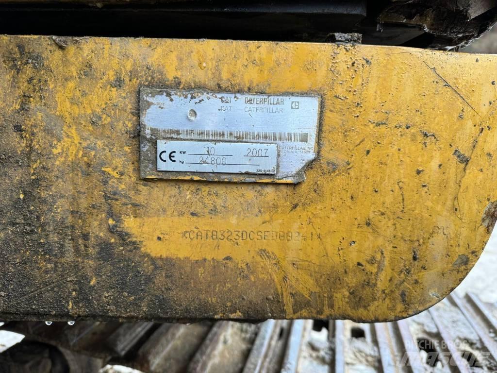 CAT 323 D Beltegraver