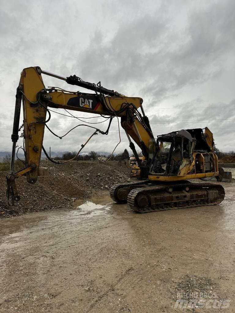 CAT 323 D Beltegraver