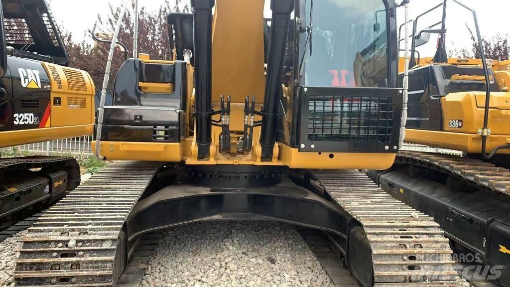 CAT 324 Beltegraver
