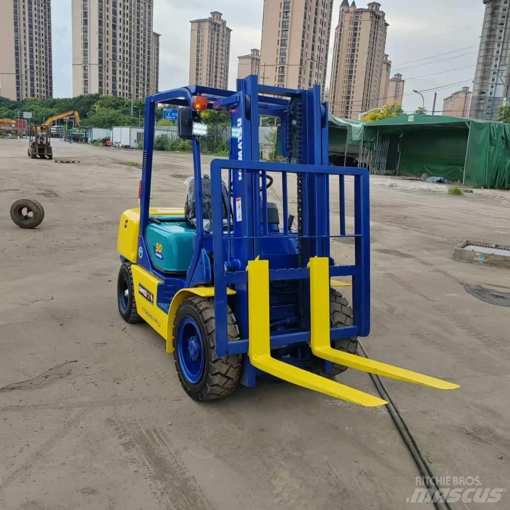 Komatsu FD 30 T-17 Diesel Trucker