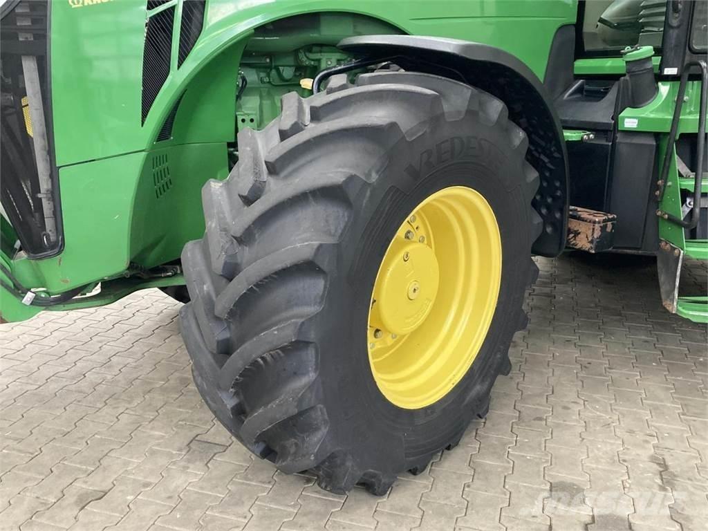 John Deere 8335R Traktorer
