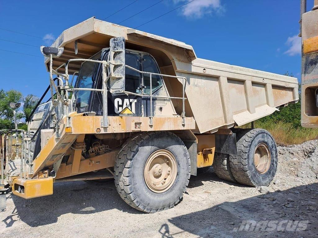 CAT 775F Tipptrucker