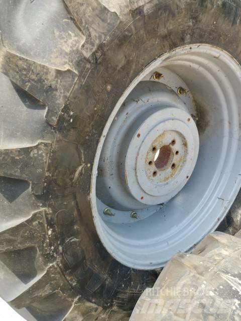Michelin 20.8R38 Dekk, hjul og felger