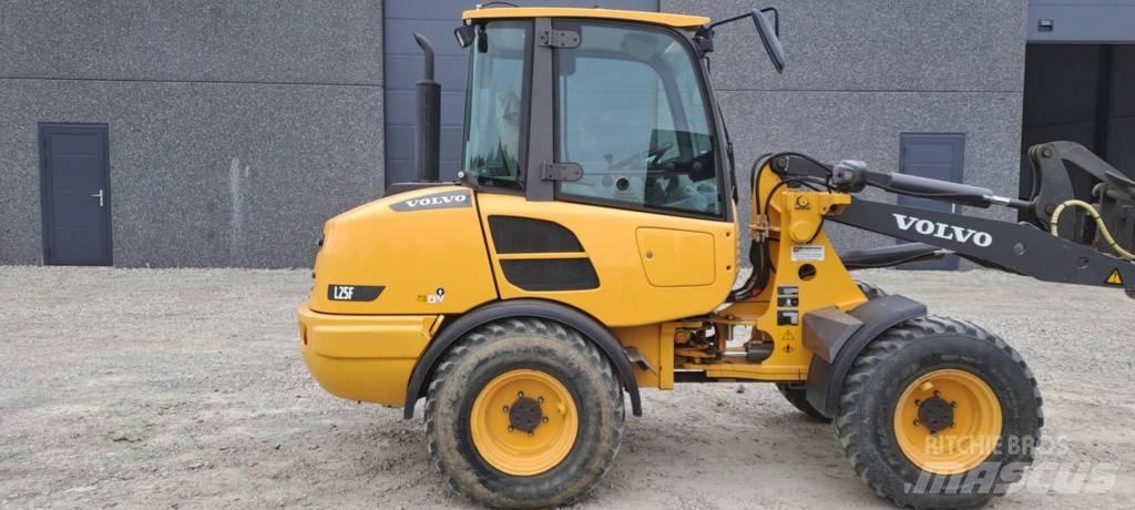 Volvo L 25 F Hjullastere