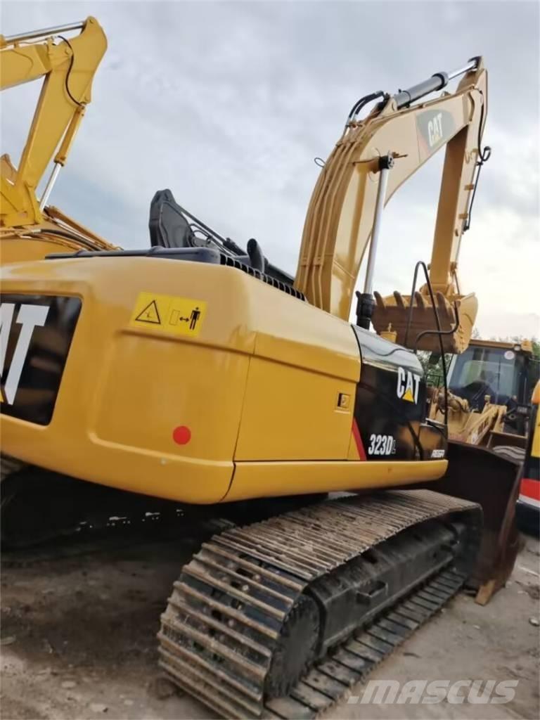 CAT 323 D Beltegraver
