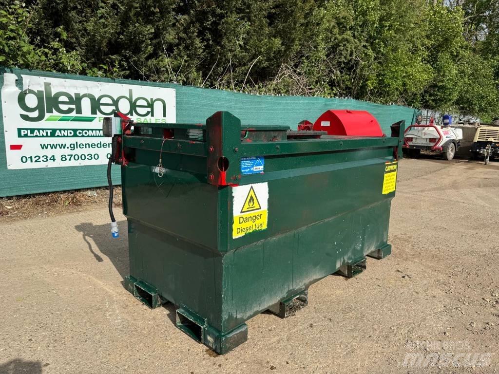 Western 500 GALLONS Drivstoff og additiv tanker