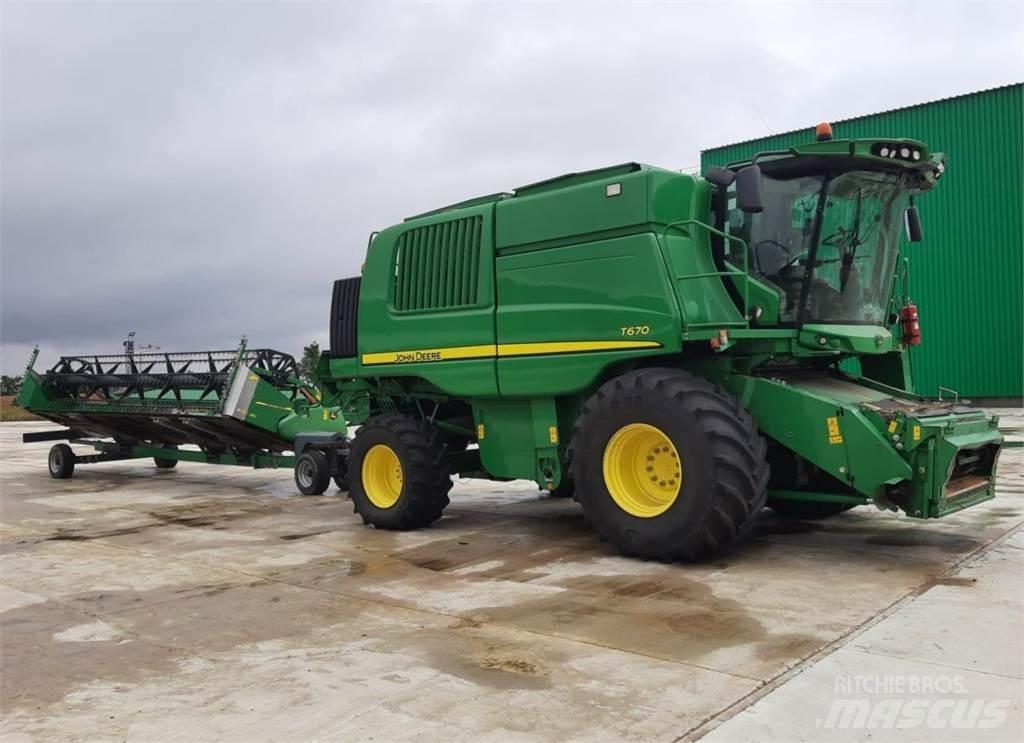 John Deere T670 Skurtreskere