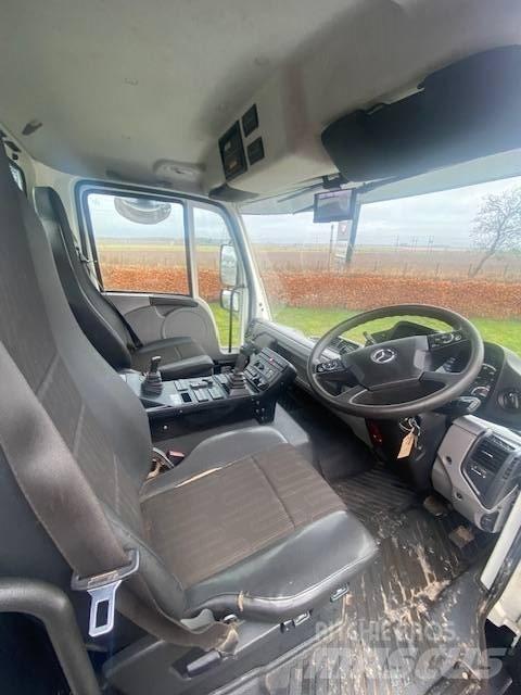 Mercedes-Benz UNIMOG Tippbil