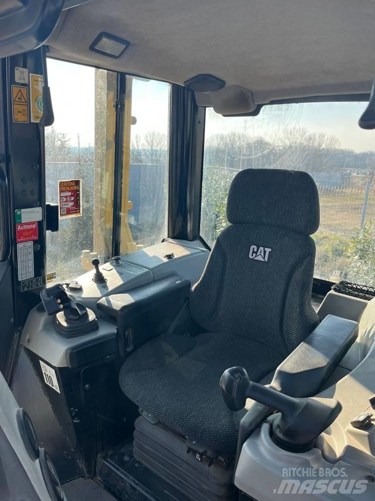 CAT D 6 N XL Dozere Beltegående