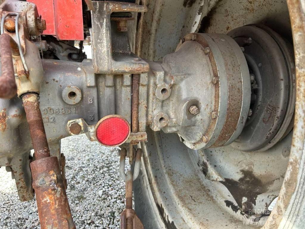 Massey Ferguson 590 Traktorer