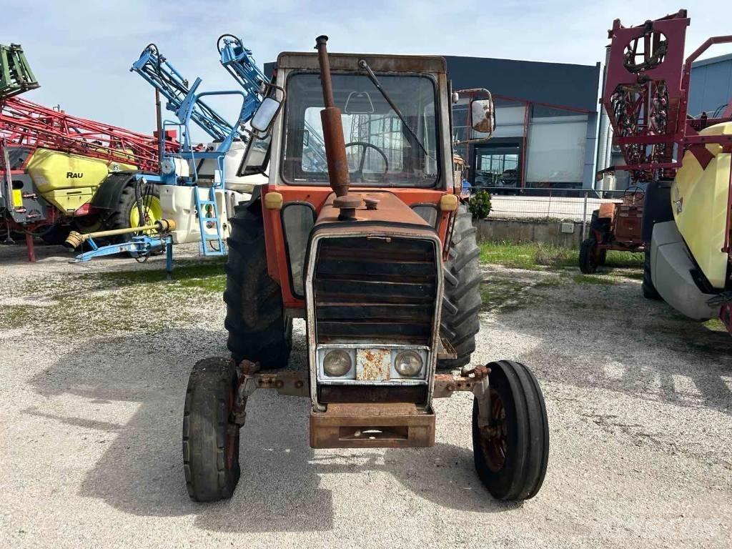 Massey Ferguson 590 Traktorer