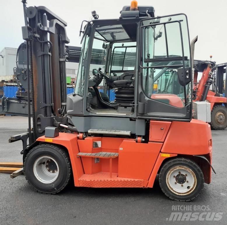 Kalmar DCG55-6 Diesel Trucker