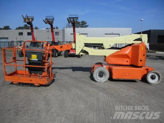 JLG E400 AJP (817) Selvgående bomlifter