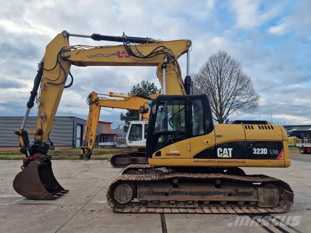 CAT 323d Beltegraver