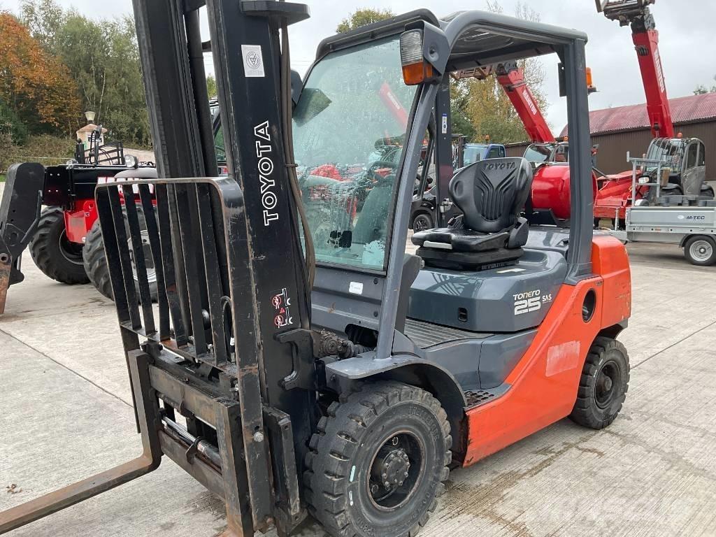 Toyota 02-8 FGF 25 Propan trucker