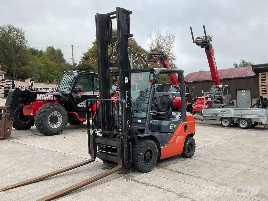 Toyota 02-8 FGF 25 Propan trucker