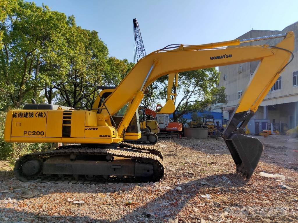 Komatsu PC200-6 Beltegraver