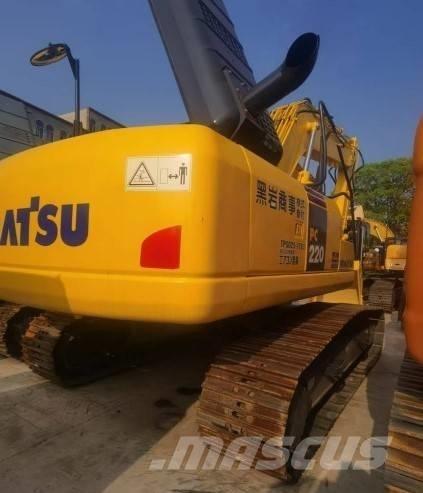 Komatsu PC 220-8 Beltegraver