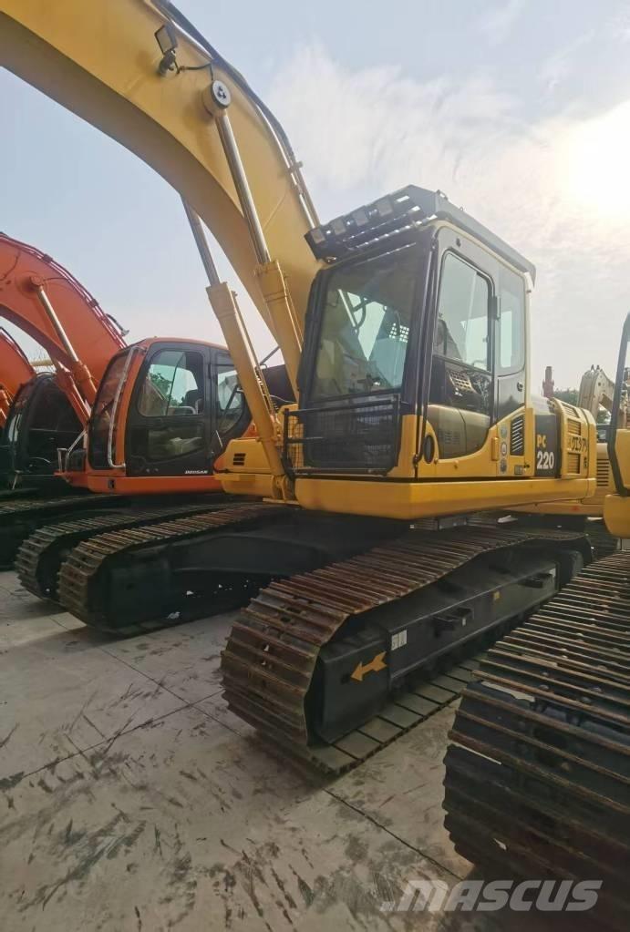 Komatsu PC 220-8 Beltegraver
