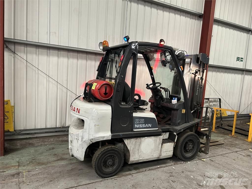 Nissan U1D2A25LQ Propan trucker