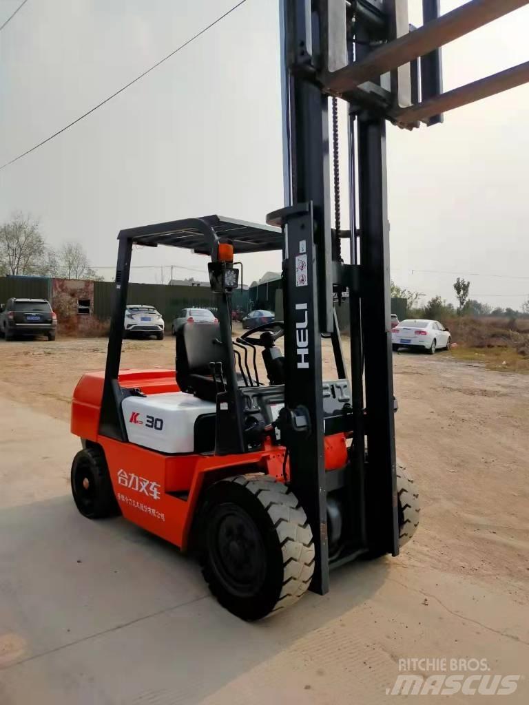 Heli CPCD 30 Diesel Trucker