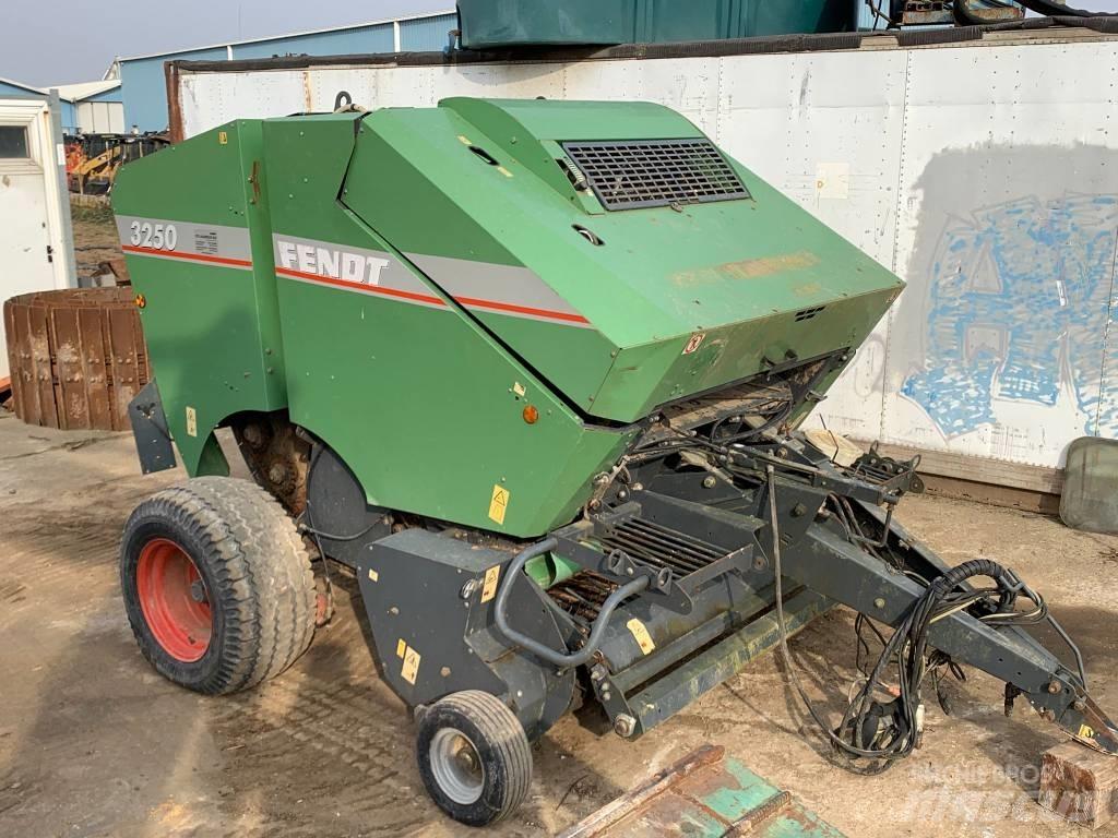 Fendt 3250 Rundballepresser