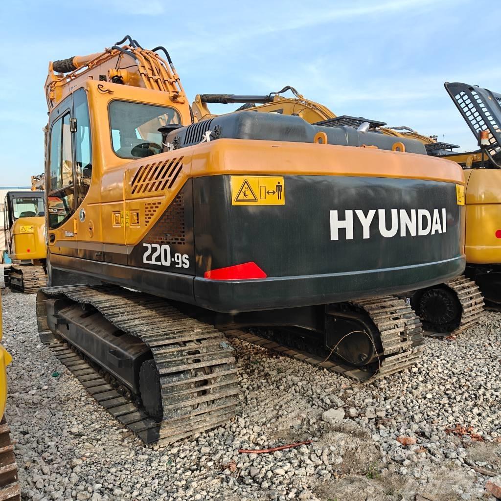 Hyundai R220-9S Beltegraver