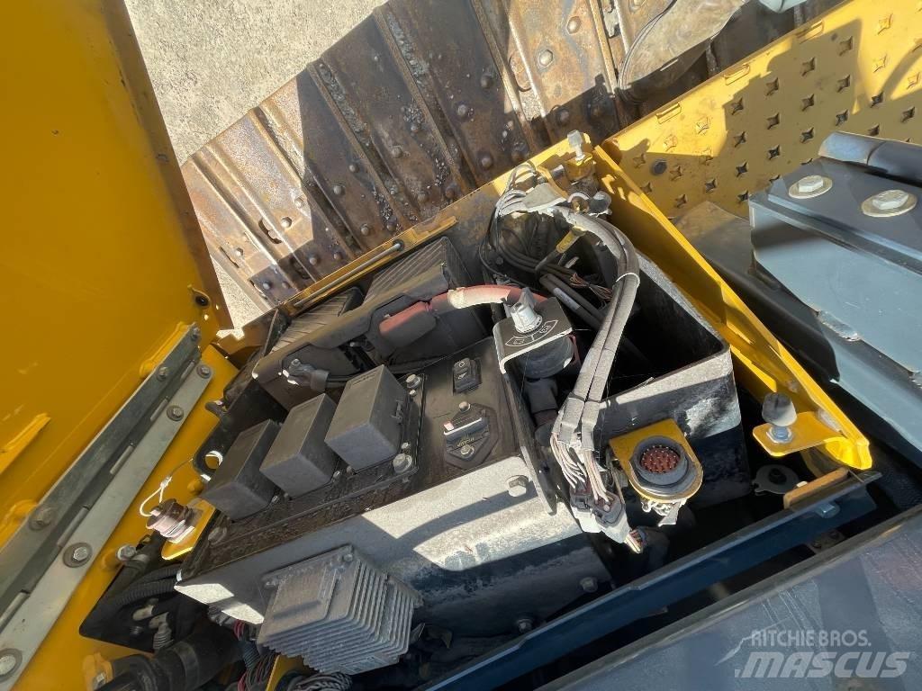 DEERE 700K Dozere Beltegående