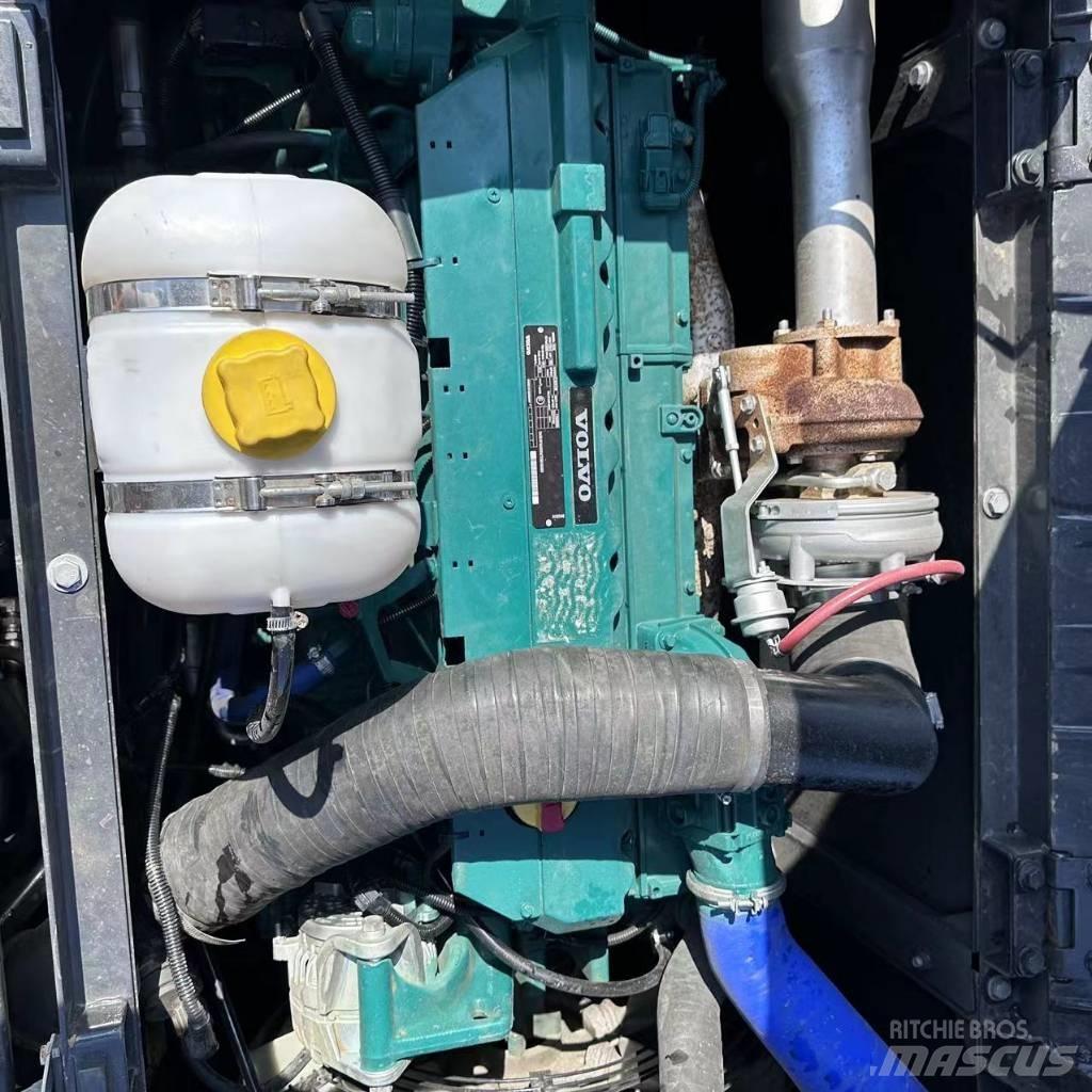 Volvo EC 240 Beltegraver
