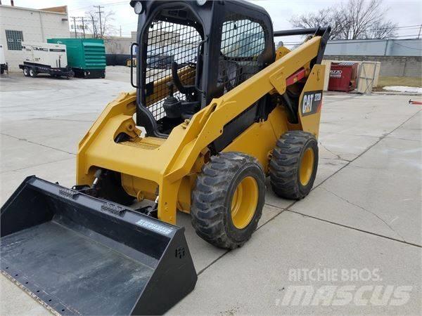 CAT 272 D Kompaktlastere