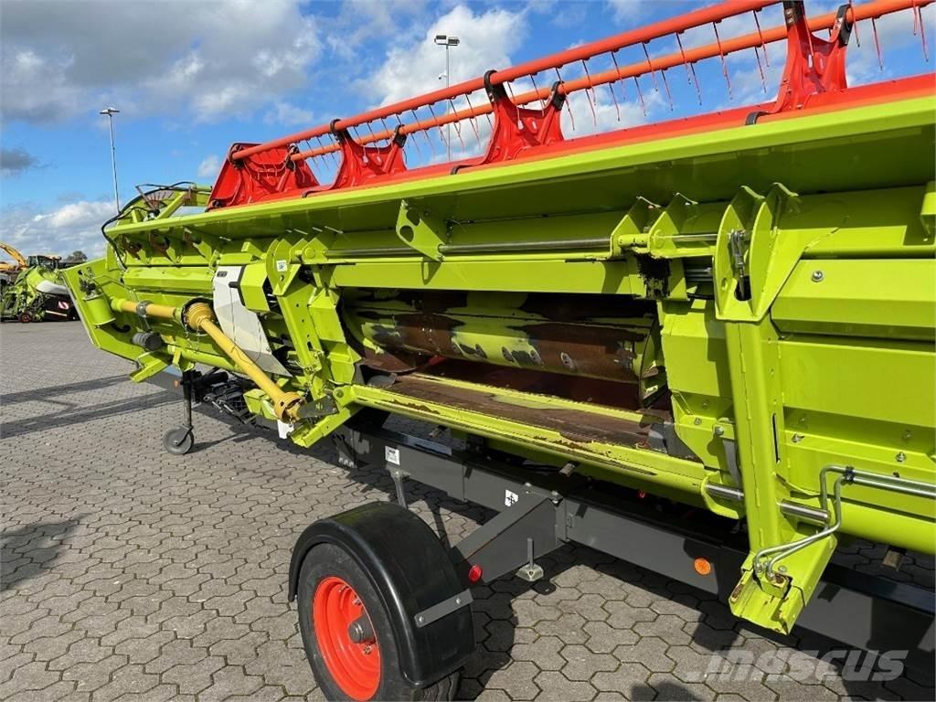 CLAAS Lexion 6800 Skurtreskere