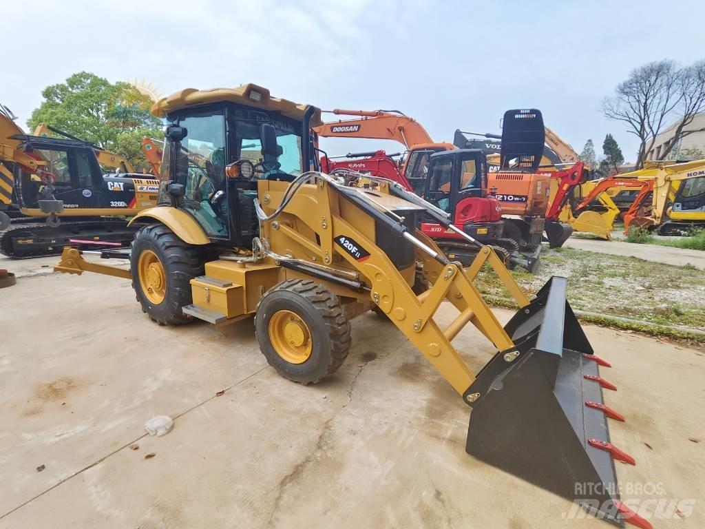 CAT 420F Traktorgravere