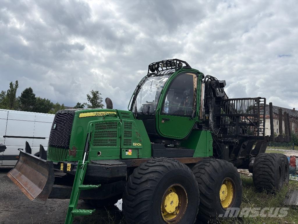 John Deere 1910E Lassbærere