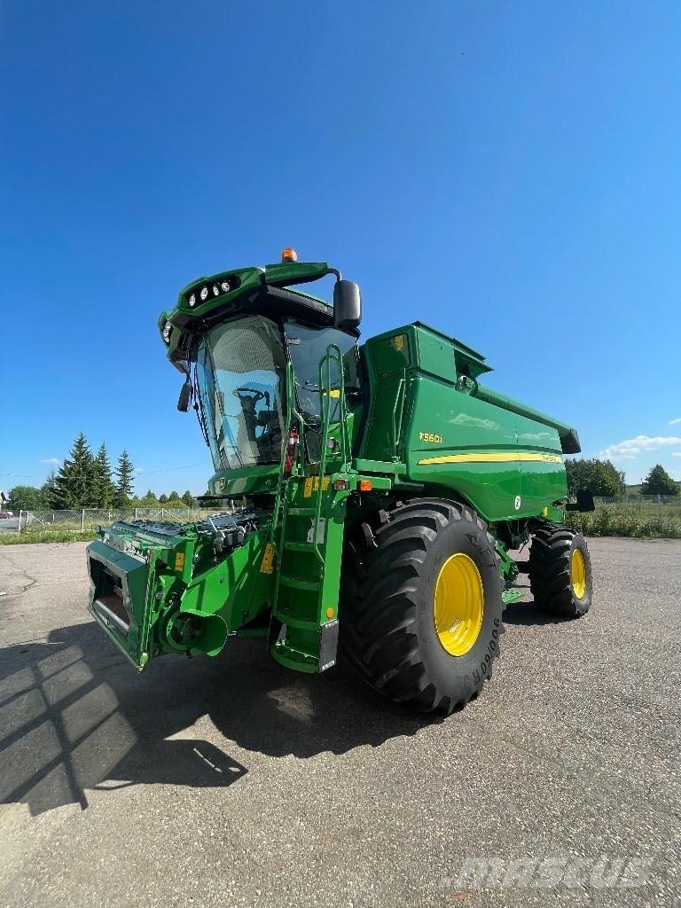 John Deere T 560 i Skurtreskere