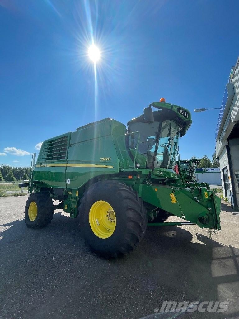 John Deere T 560 i Skurtreskere