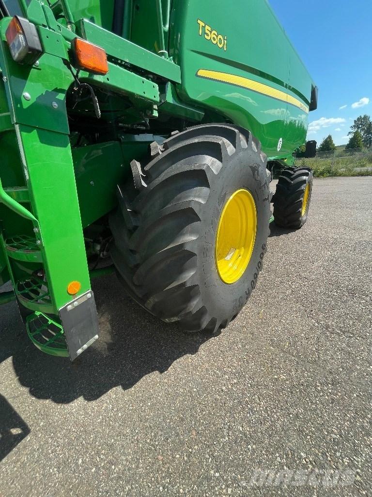 John Deere T 560 i Skurtreskere